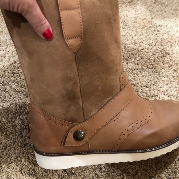 New! Men's Australia Luxe Collective Yolo Genuine Sheepskin Boot CHESTNUT US 1O - Picture 9 of 15